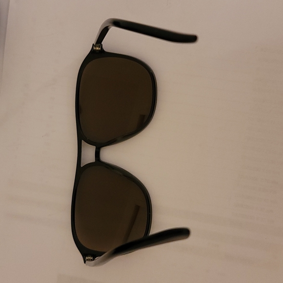 Gucci Aviator Sunglasses Lightweight Unisex + Velvet GG Case
